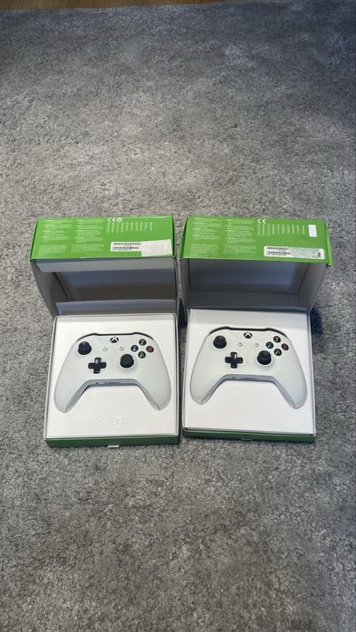 XBOX ONE S + 2 Pady