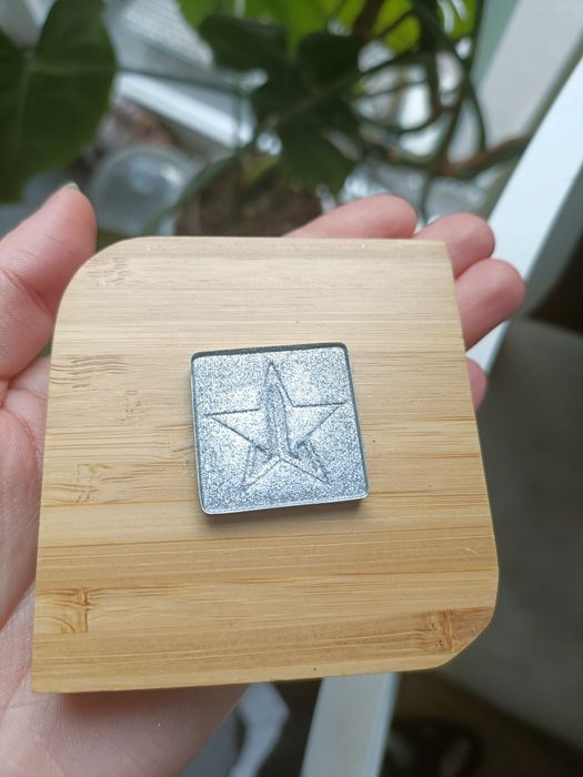 Cień jeffree star razor blade