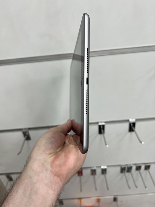 iPad 5 128GB Space