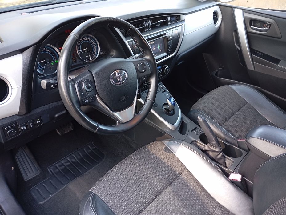 Toyota Auris Híbrido Exclusivo HSD 136cv