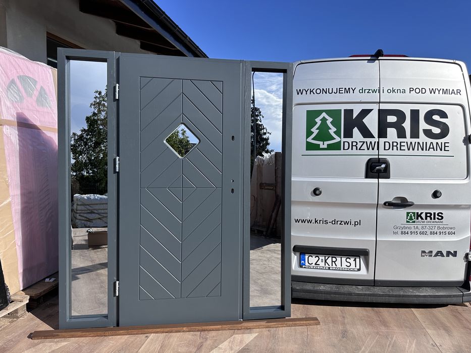 Drzwi zewnętrzne drewniane z doświetlami nietypoweAntracyt Cała Polska