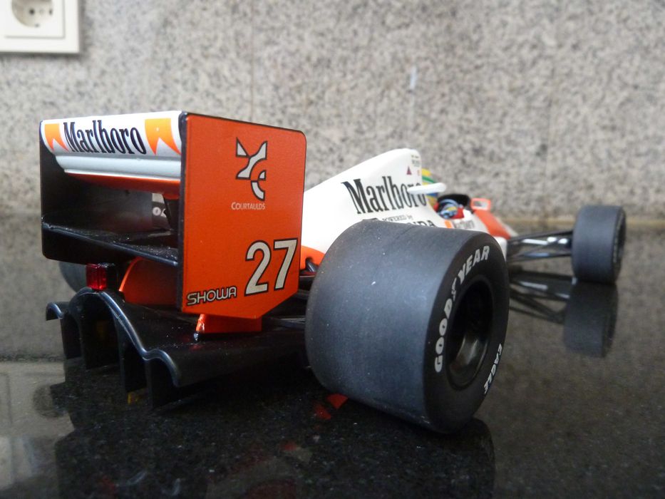 1:18 LANG/Minichamps, McLaren MP4/5B, Senna, Marlboro, World Champion 1990