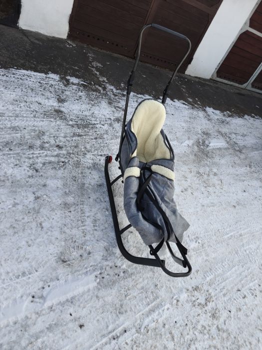 Sanki drewniane z kocykiem