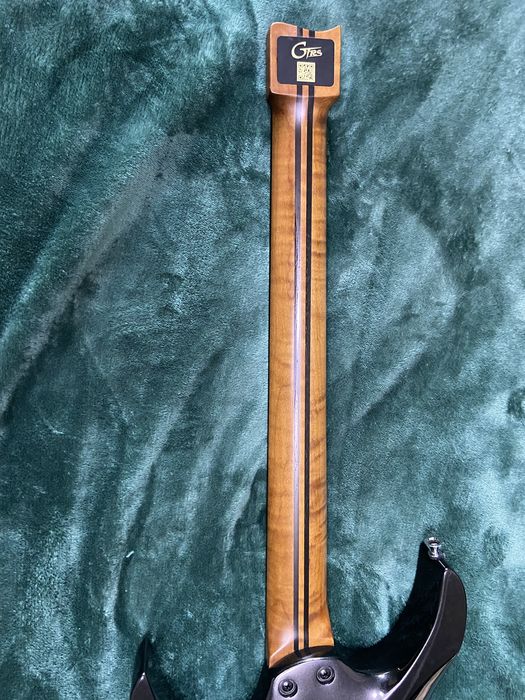 Электрогитара Mooer GTRS Wing W800 (Pearl Black) + Emg