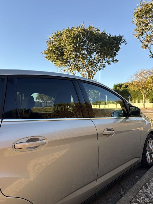 Ford C-Max Titanium 1.5 TDCi 120 cv | 2017 | Único proprietário | Histórico Ford