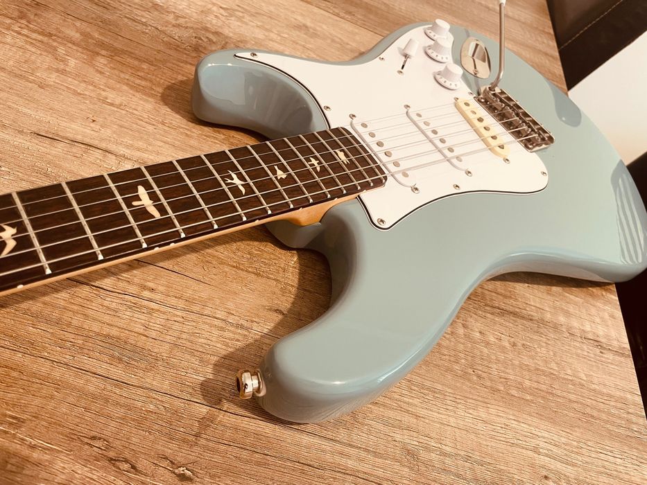 PRS SE Silver Sky