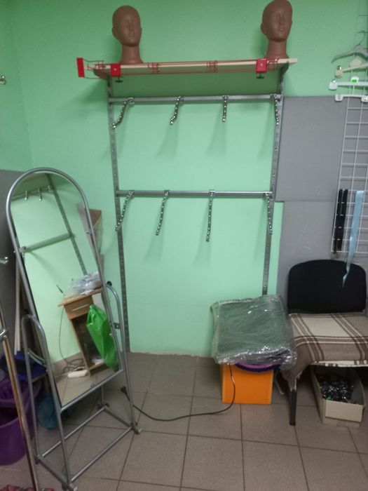 Обладнання для магазину дитячого одягу