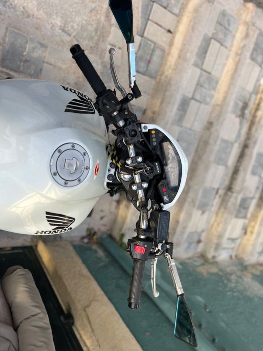 Hornet CB600f Hornet