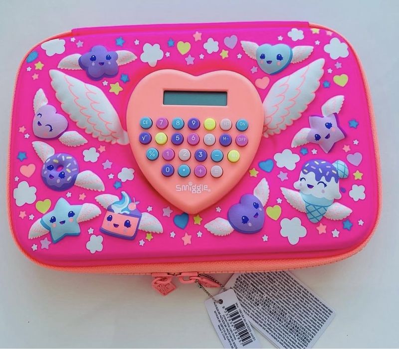 новий яскравий пенал з калькулятором британського бренду  Smiggle