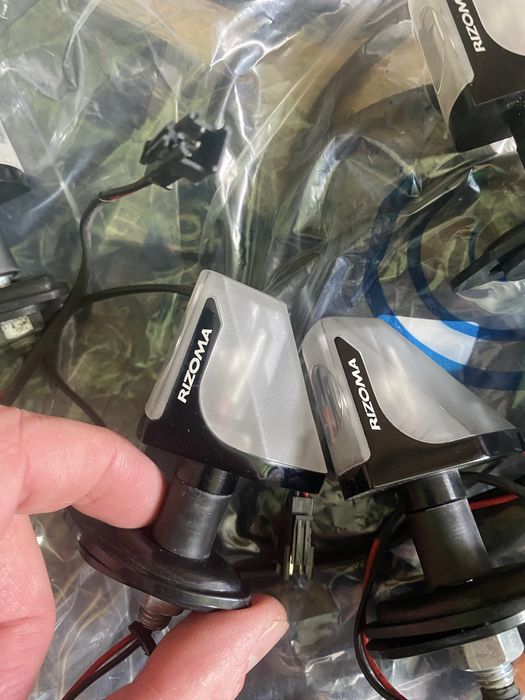 Klamki oslony klamek Suzuki GSXR 750 k1 1000 k2 k3 kierunkowskazy F4i