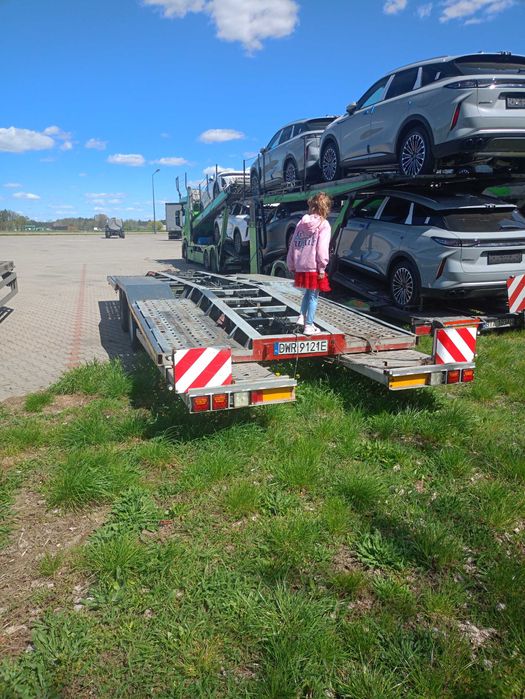 Przyczepa ciężarowa platforma laweta