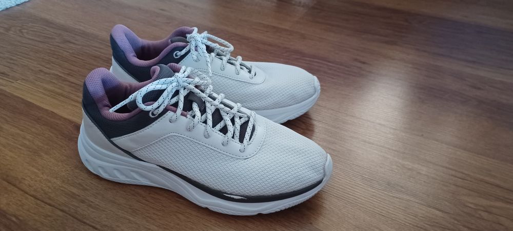 Buty sportowe Vty stan bdb r. 40