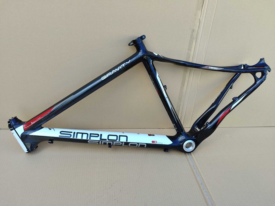 Lekka Rama Simplon Gravity Carbon Koła 26" Roz. 49cm C-T
