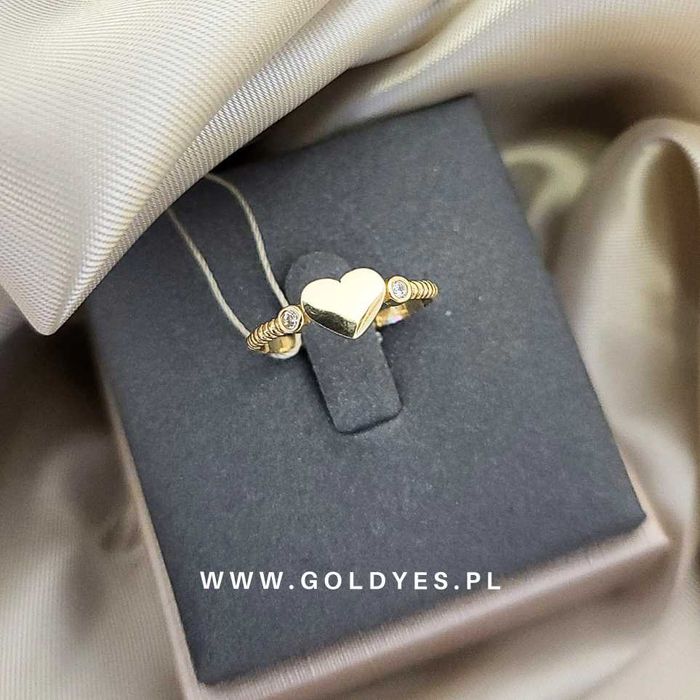 Złoty pierścionek serce z cyrkoniami próby złota 585 14k