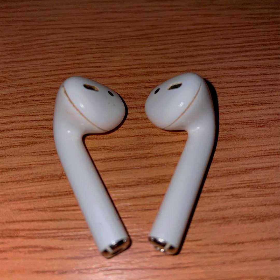 Airpods 2 Оригинал / правый наушник НЕРАБОЧИЙ / коробка в комплекте: 1 ...