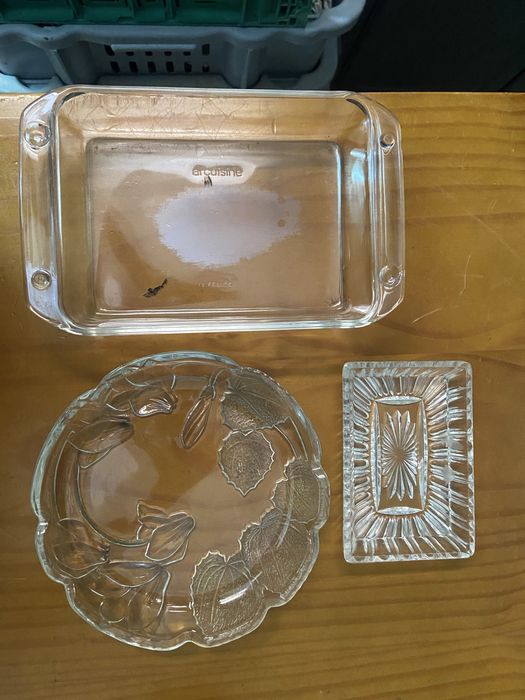 Three Ceramic Pieces443069454678108161
