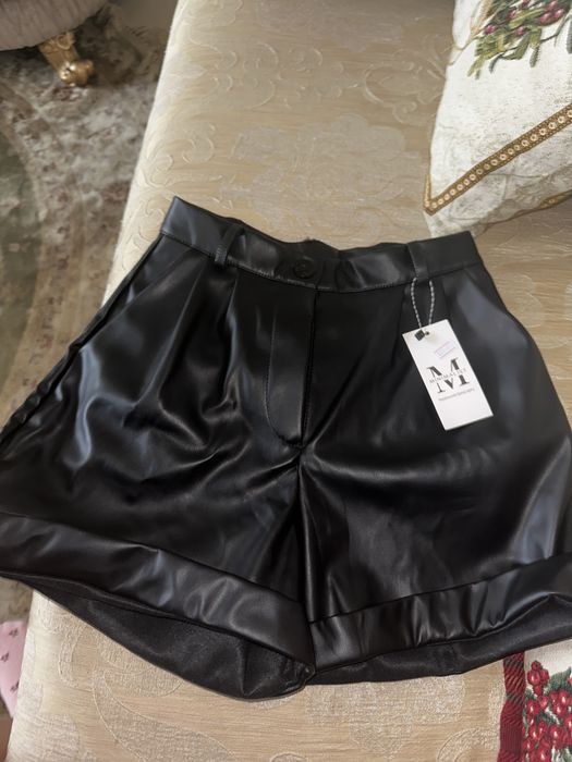Кожаные шорты