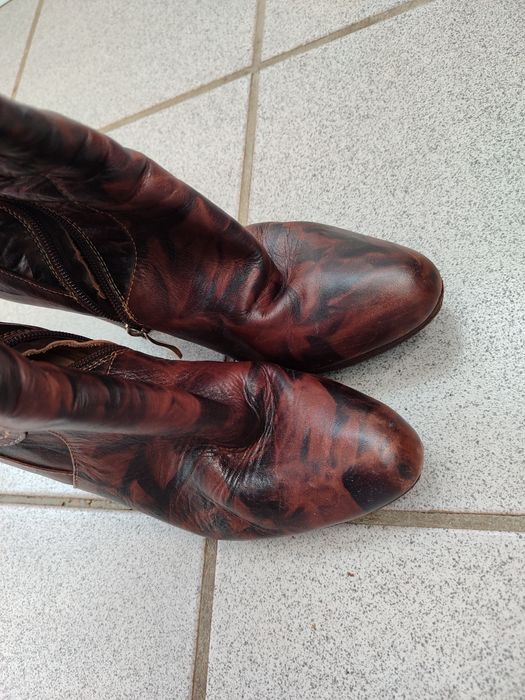 Шкіряні сапожки на каблуку