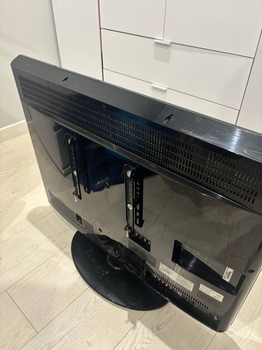 Телевізор LG 32LH7000