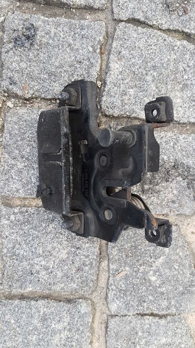 Fecho do Capô e Fecho da Frente em Fibra Audi A4 B5 8D 1994 a 2001 Original