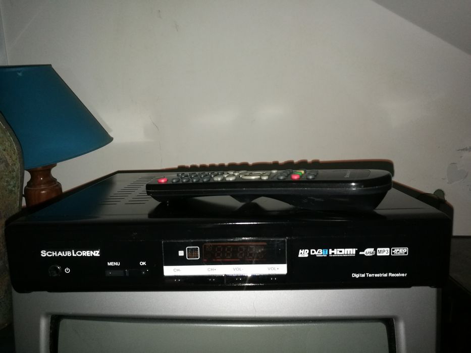 Digital terrestrial receiver64752024418306121