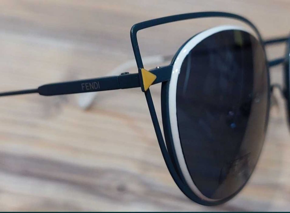 Damskue metalowe okulary przeciwslonieczne FF0176 od Fendi!
