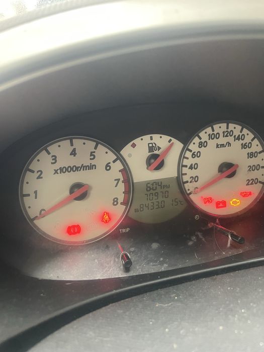 Nissan Micra Cor de laranja