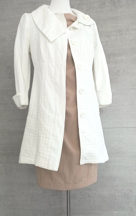 Biały płaszcz, płaszczyk Mohito,uroczystości. Roz. M, stan bdb.