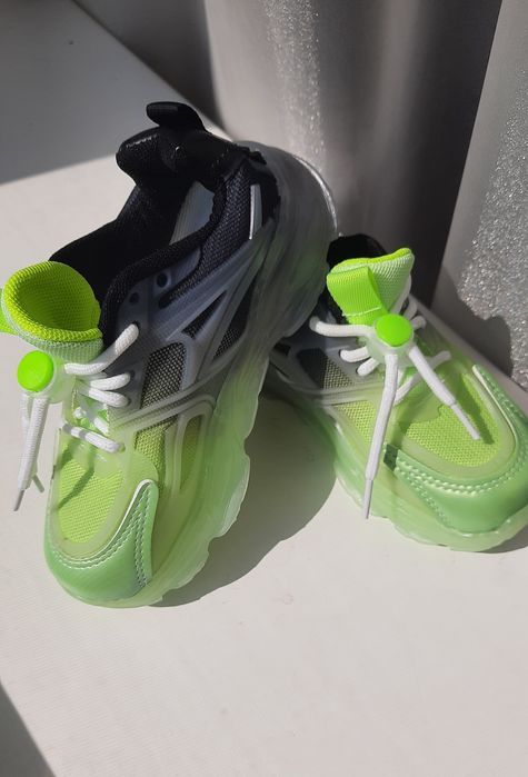 Кросівки 28розмір