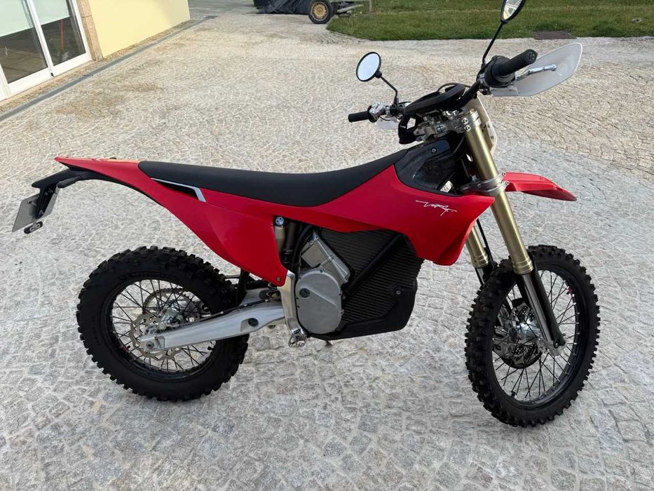 Enduro Stark Varg EX Alpha 80cv EV Elétrica