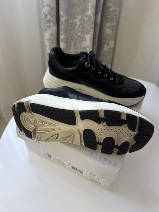 Geox натуральні кросовки оригінал р.40