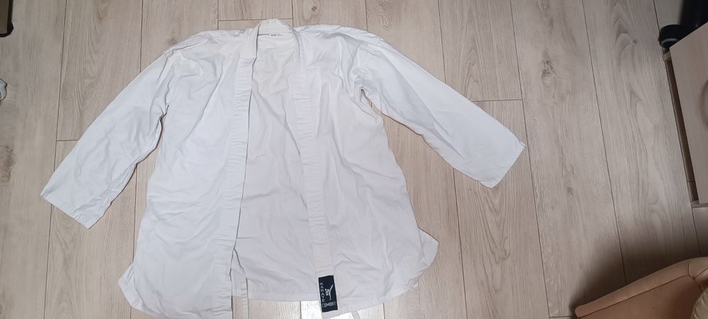 Продам кимоно в хорошем состоянии