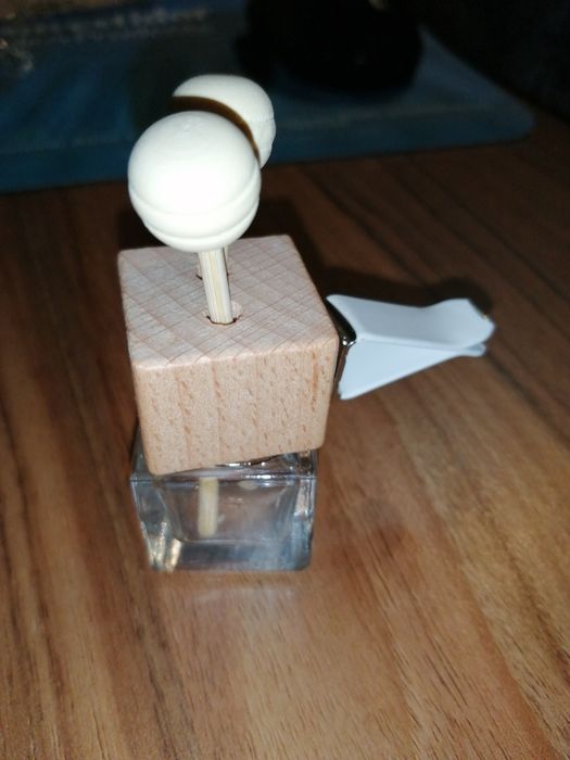 Ambientador recarregável para automóvel