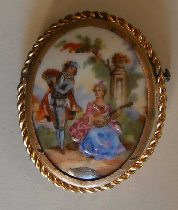 RARA! INVULGAR! Pregadeira Sec XIX em porcelana de LIMOGES pintada mão