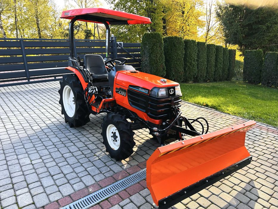 Traktor Kubota GB 200 wspomaganie 4x4  daszek pług do śniegu hydrauliczny Idealny stan  jak Iseki  Yanmar
