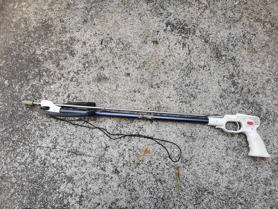 Arma caça submarina