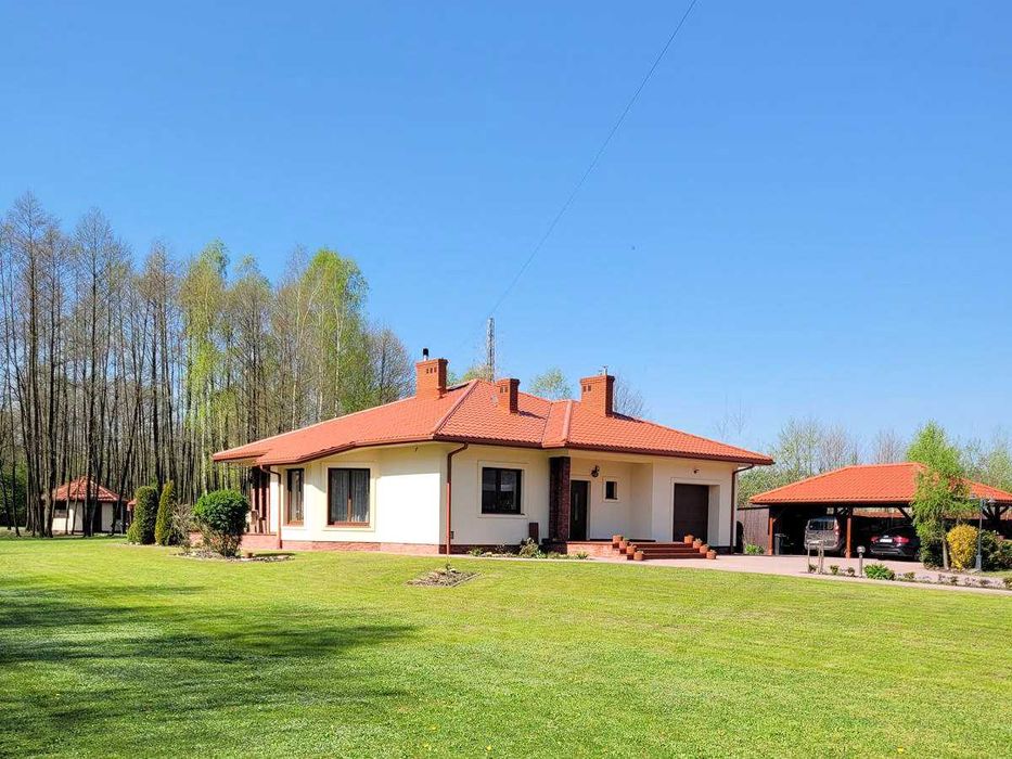 Komfortowy dom z ogrodem i własnym lasem