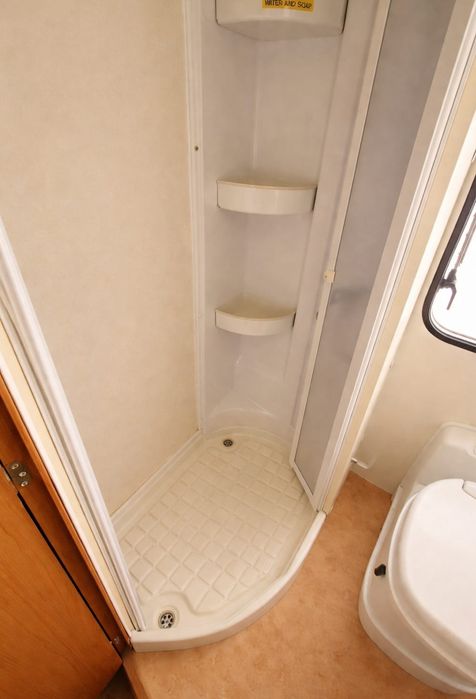 Autocaravana 6 lugares Elnagh 2.3 Multijet