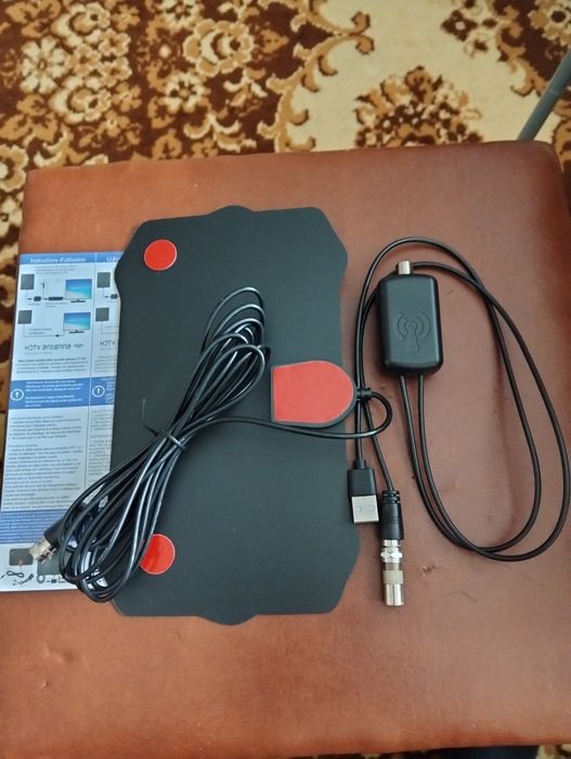 Антена кімнатна для т2 з підсилювачем,і окремо підсилювачі