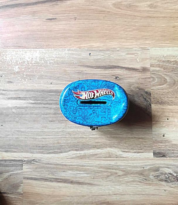 Skarbonka Hot Wheels – metalowa puszka dla dziecka – Katowice