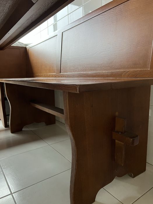 Mesa com banco de canto e duas cadeiras de cozinha/etc, como novo!