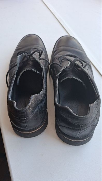 Чорні кожзам туфлі 42 розмір, в гарному стані
