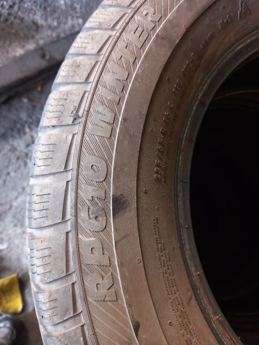 Opony używane 235/65/16c platin 4x6.5 mm 2020 rok prod