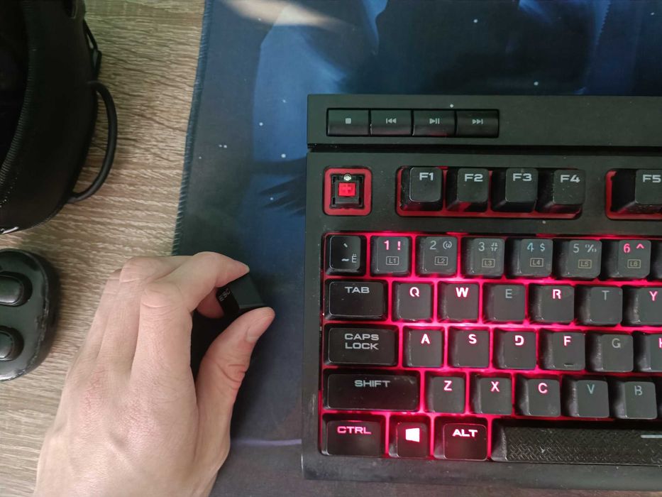клава corsair k63