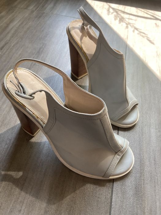 Szare sandały na słupku F&F – r. 36