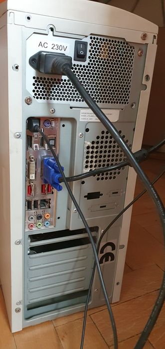 gotowy do pracy Komputer Intel Q6600 4 cores, 8GB RAM, 80GB płyta ASUS