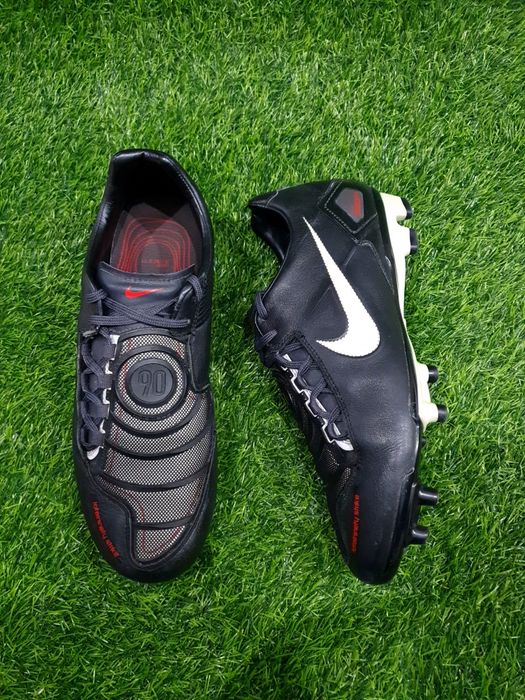 Półprofesjonalne Pro korki Nike Total 90 Strike FG 43