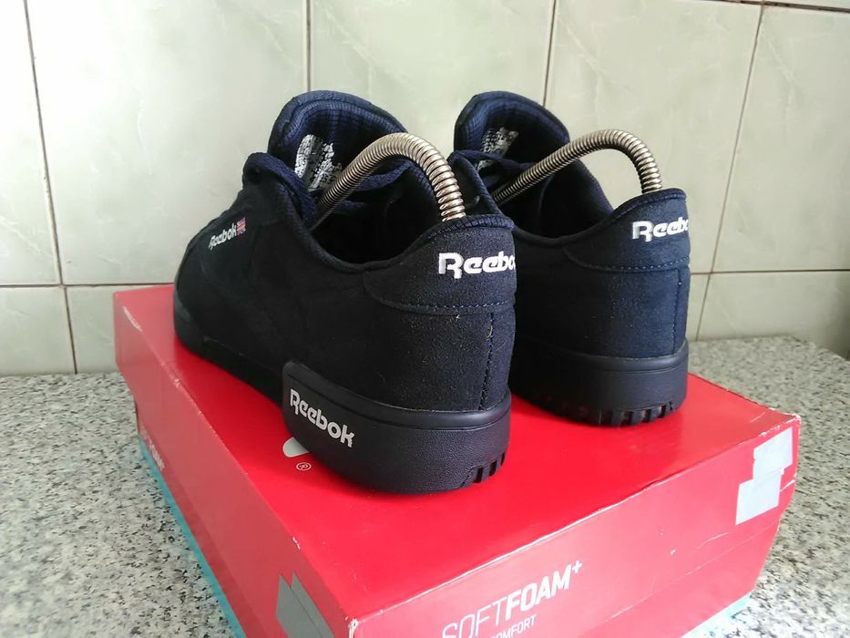 Кросівки Reebok.