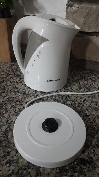 Chaleira / Jarro eléctrico avariado - para peças ou arranjo