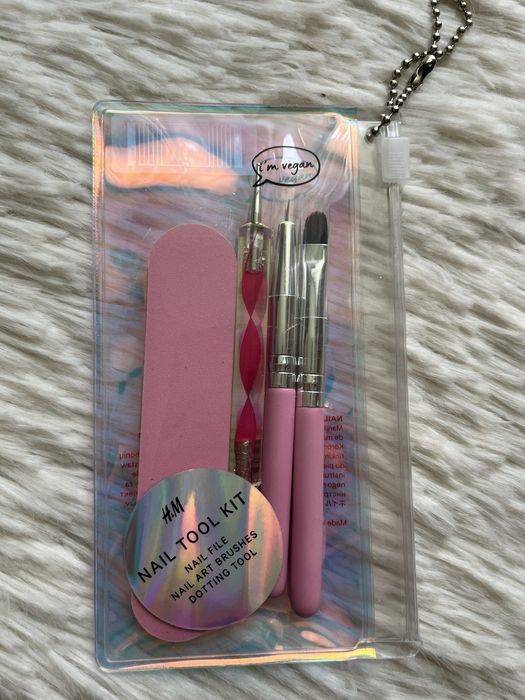 zestaw pędzelków do paznokci